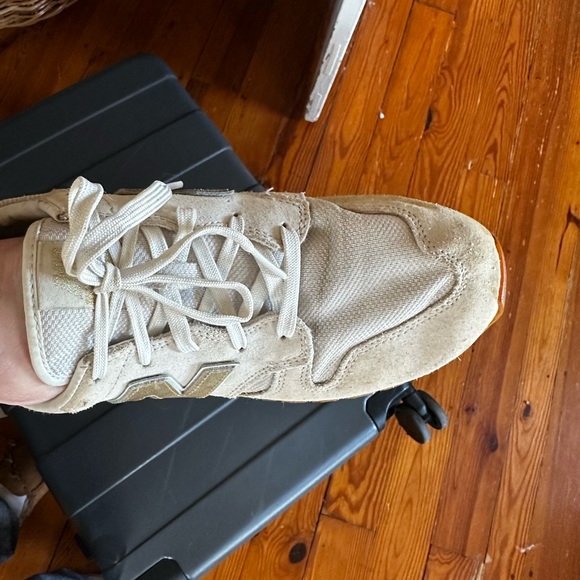 NB 520 Woman’s size 10 sneakers - Picture 8 of 9